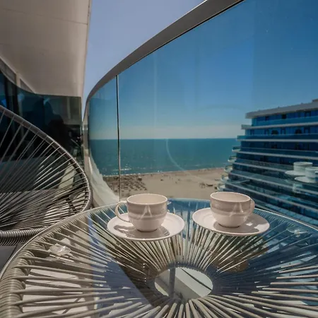 アパート White Titanic Blue Sea View Parking ナボダリ