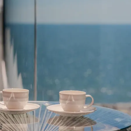 アパート White Titanic Blue Sea View Parking ナボダリ